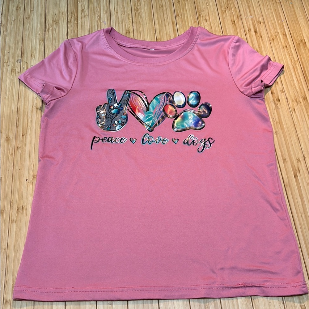 Peace Love & Dogs graphic tee. Size S.